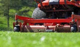 lawn-mowing-320x190